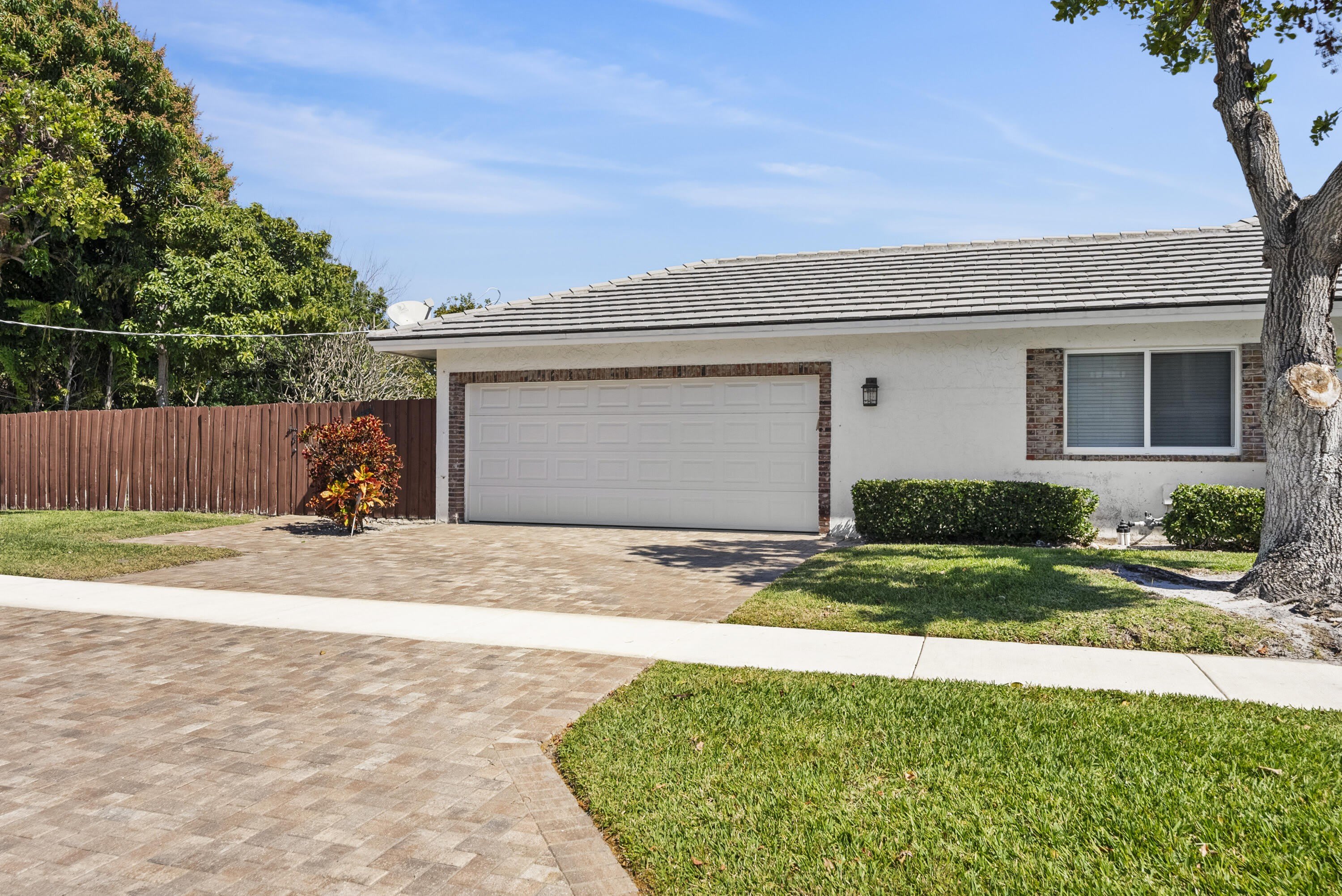 401 NE 10th Terrace – photo 3