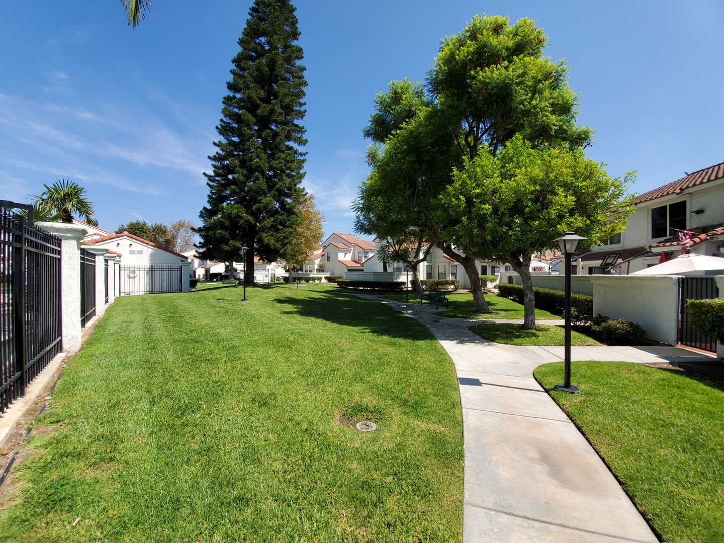 Beautiful Santa Fe Springs Condo – photo 3