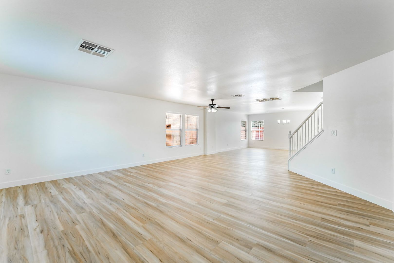 Remodeled 4-Bedroom on a Cul-de-Sac lot in Iron Mountain Ranch – photo 4