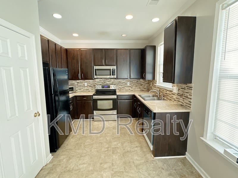 7629 Abigail Glen Drive – photo 2