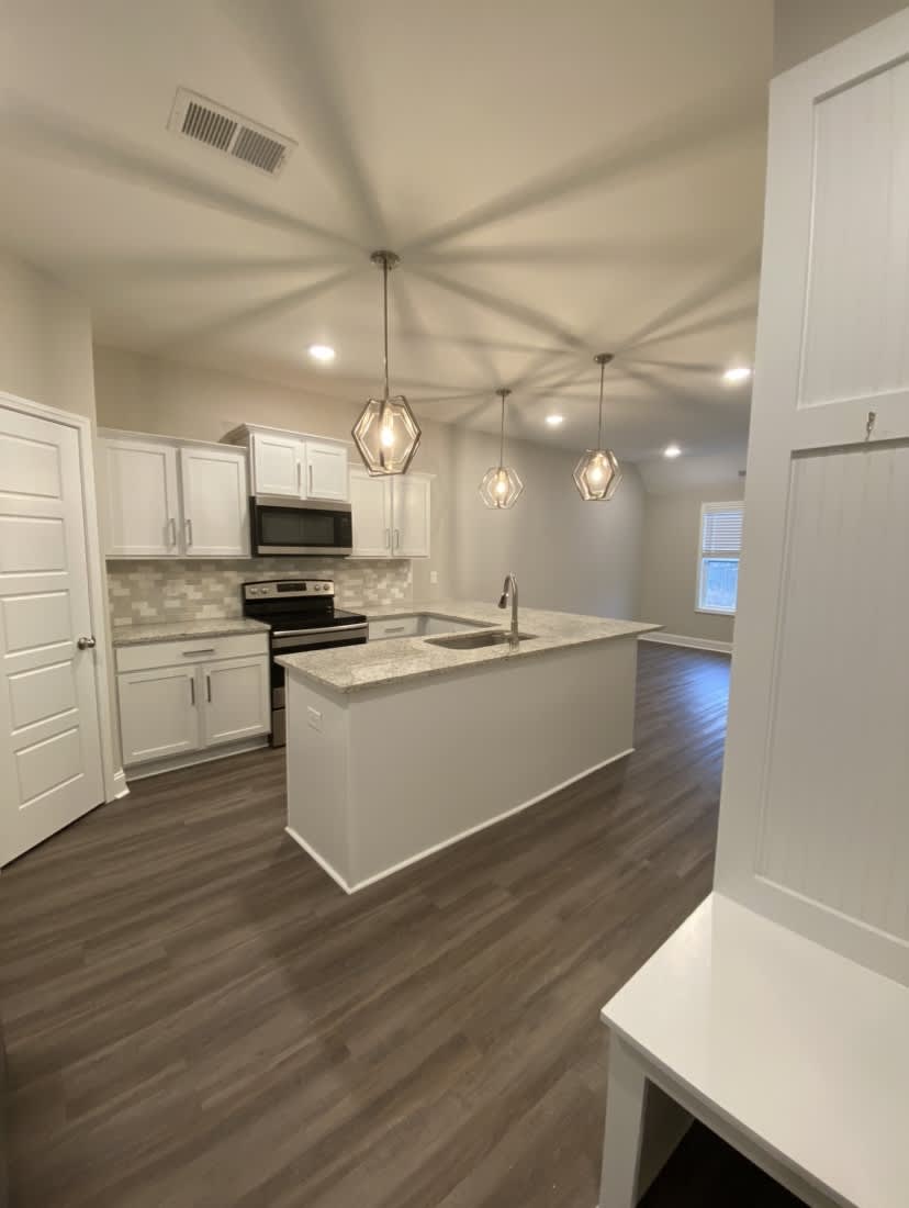 1027 Glenkirk Drive – photo 3