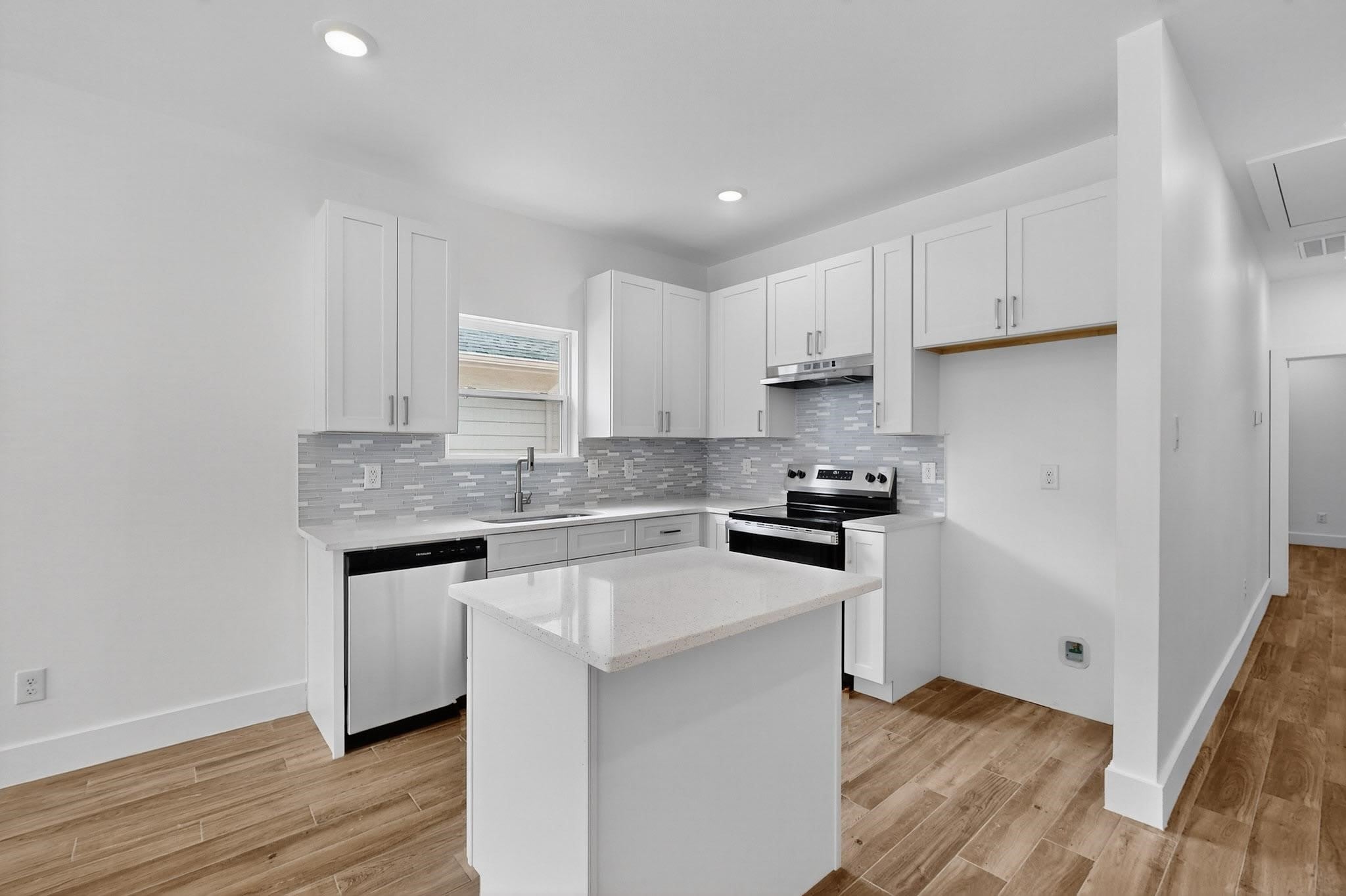 707 Fuller Street – photo 2