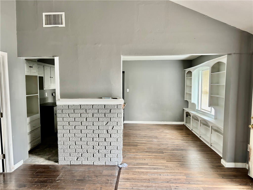 711 Lakeside Drive – photo 3