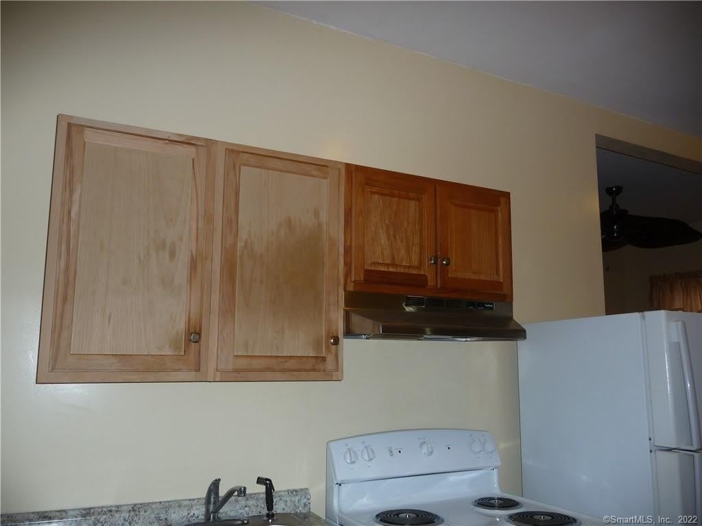 1 Eastview Street – photo 3