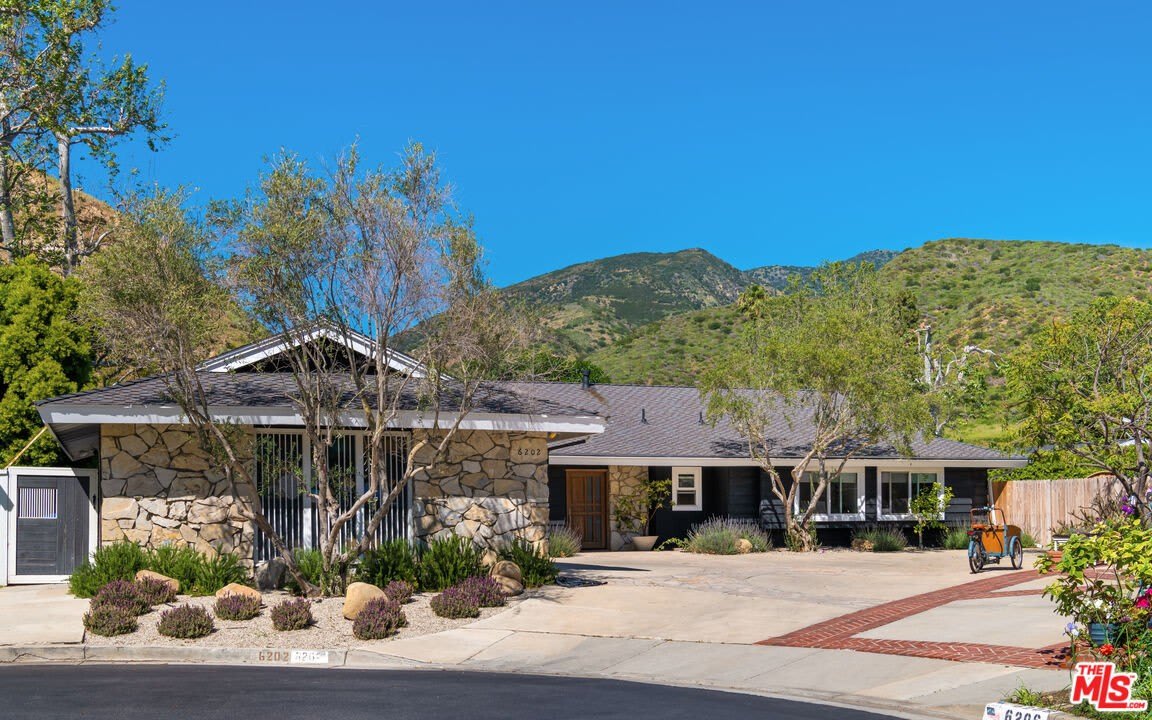 6202 Frondosa Dr – photo 1
