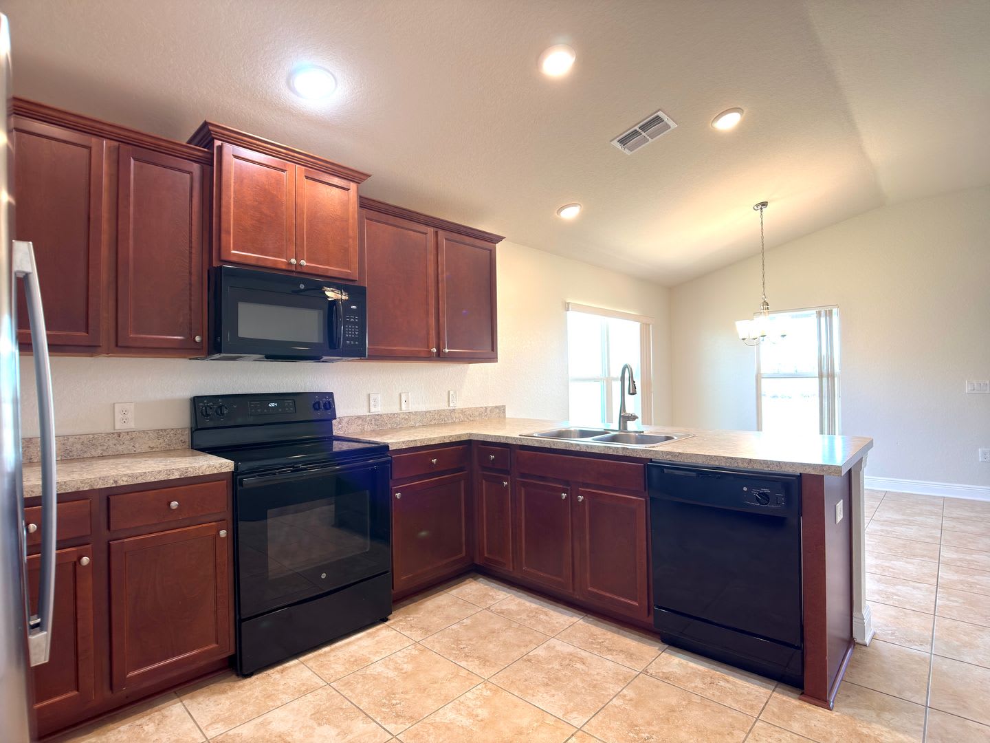 August Move In Special Lease By August 31St Receive 250 Off Your Security Deposit – photo 5