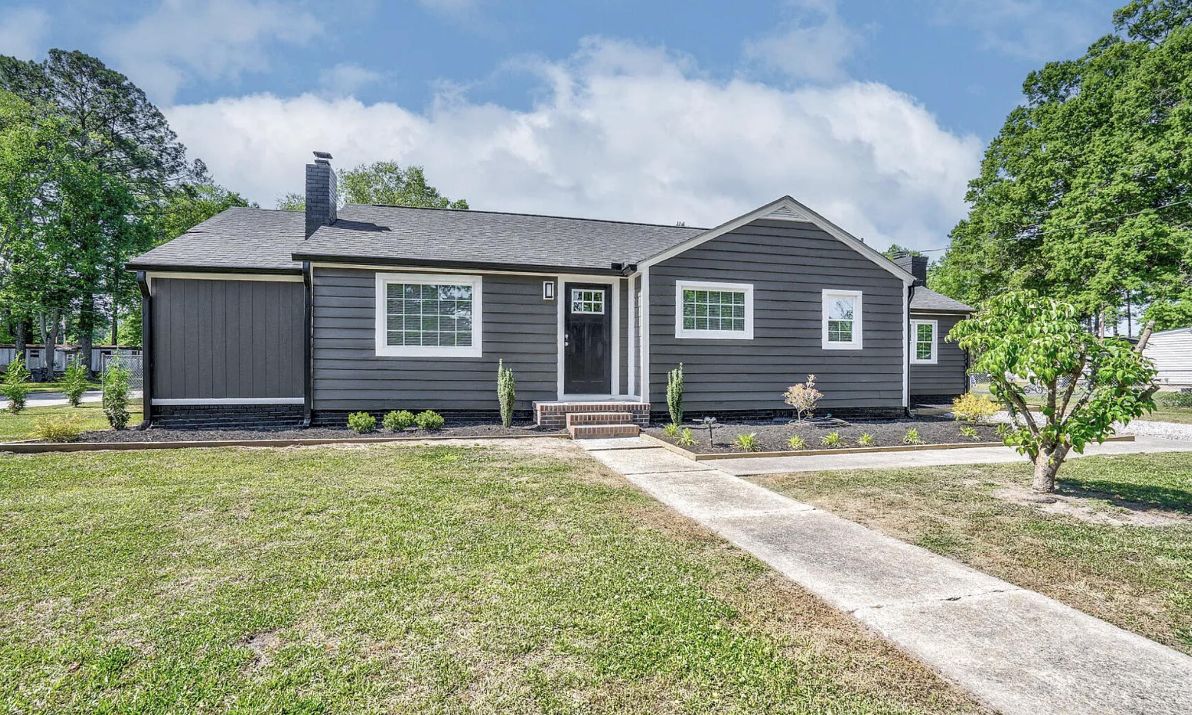 301 John J Sharpe Street – photo 1