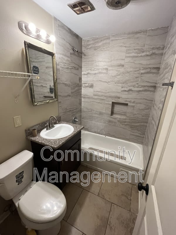 16813 Vermillion Dr – photo 4