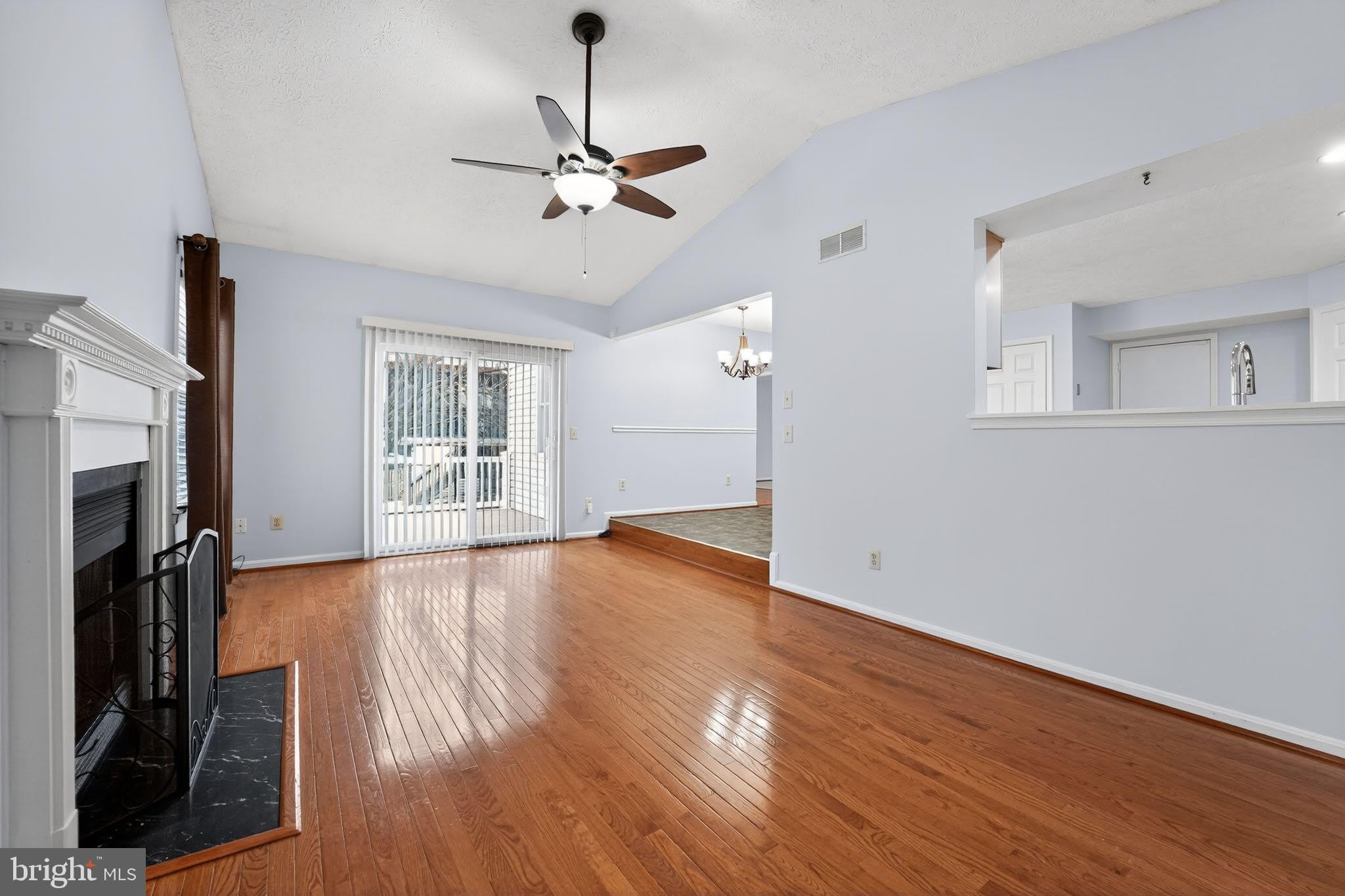 7916 EVESBORO Drive – photo 2