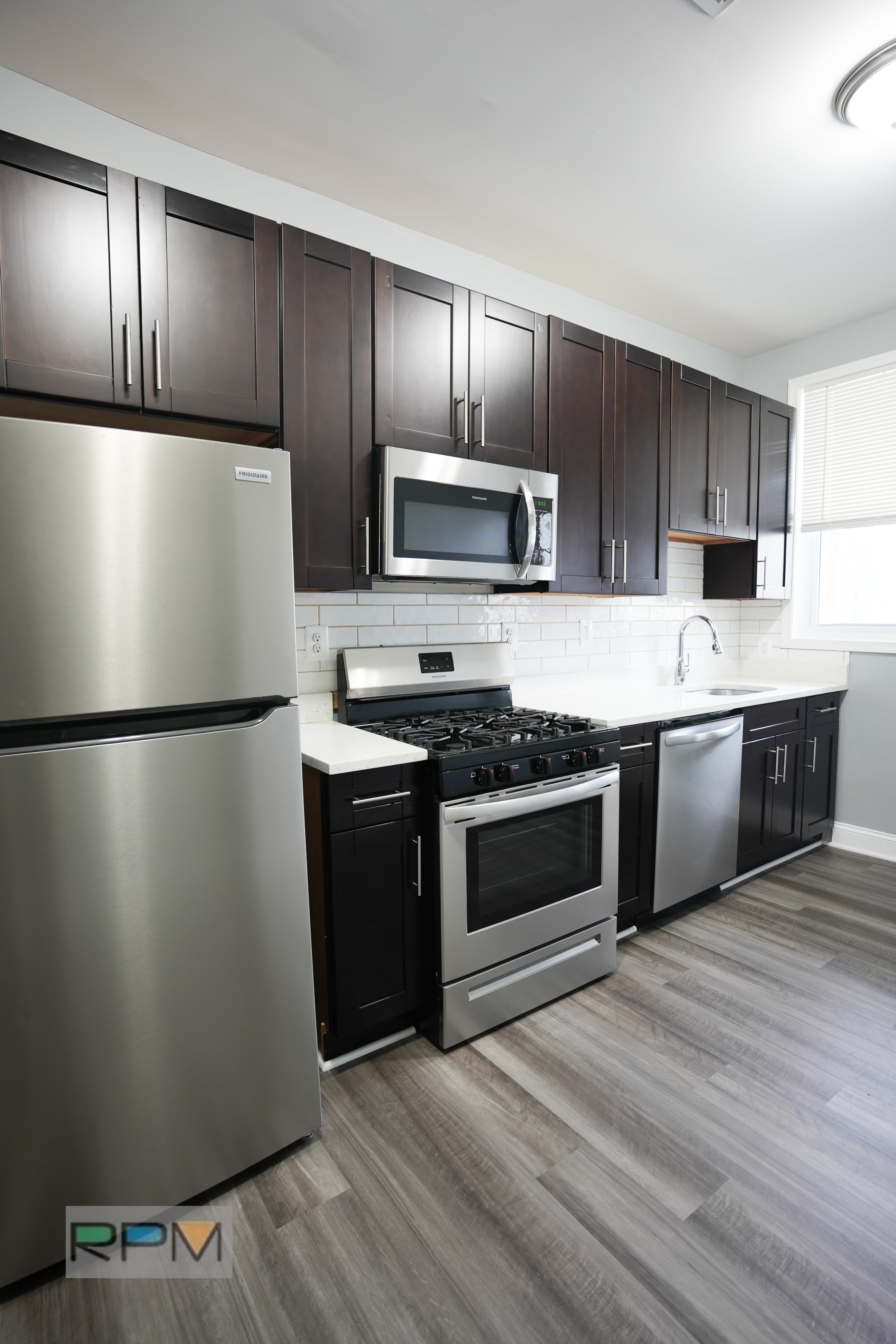 2120 N Fulton Ave – photo 4