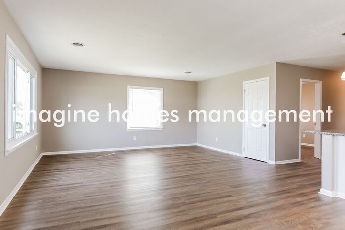 7690 Sharon Drive – photo 4