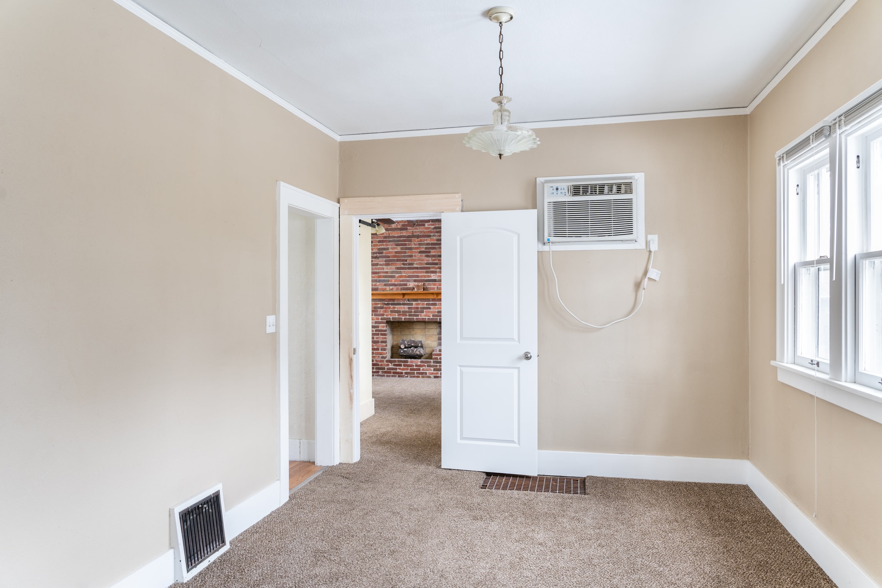 712 W 22nd St – photo 3
