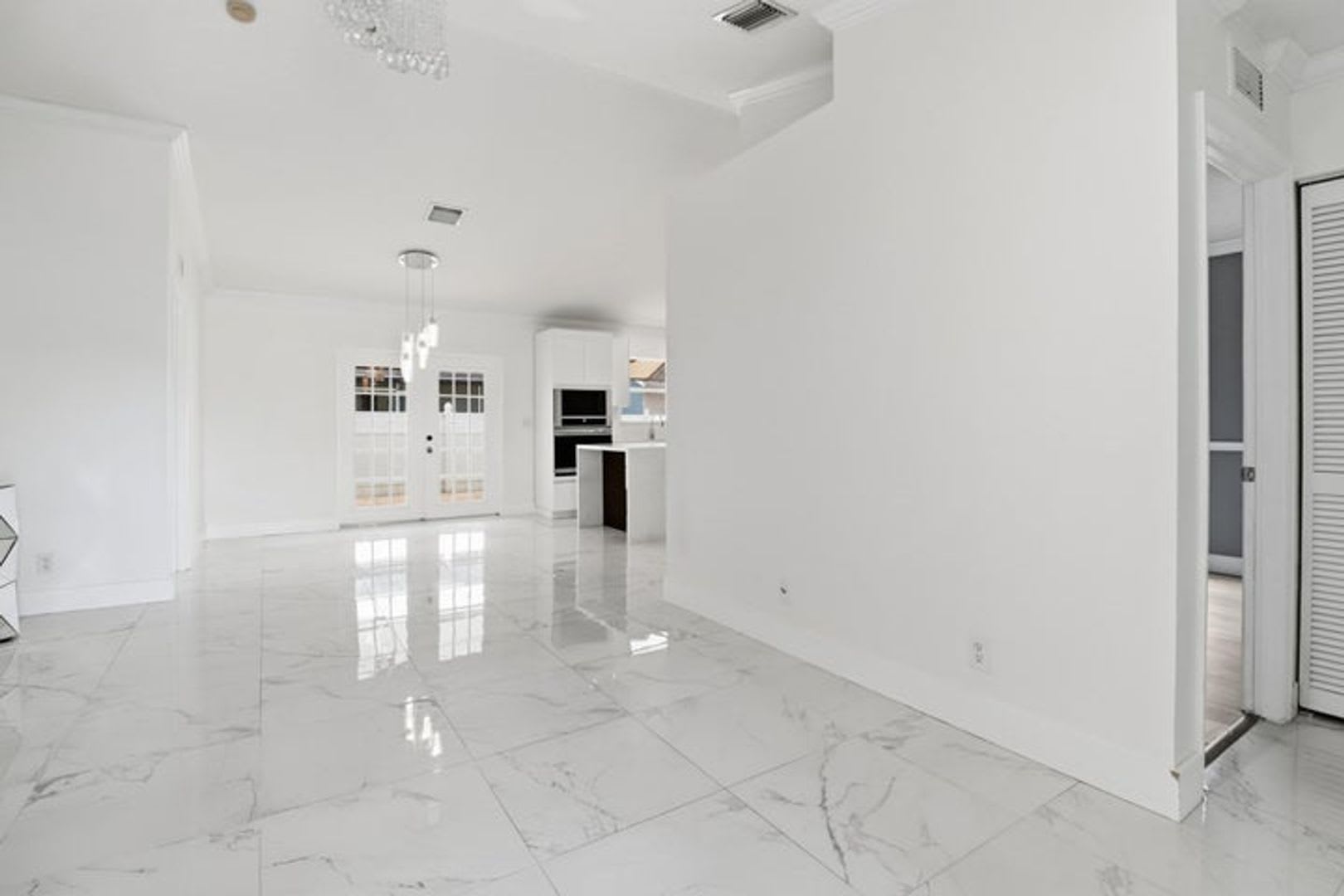 105 Vanessa Street, Palm Springs, FL 33461 – photo 4