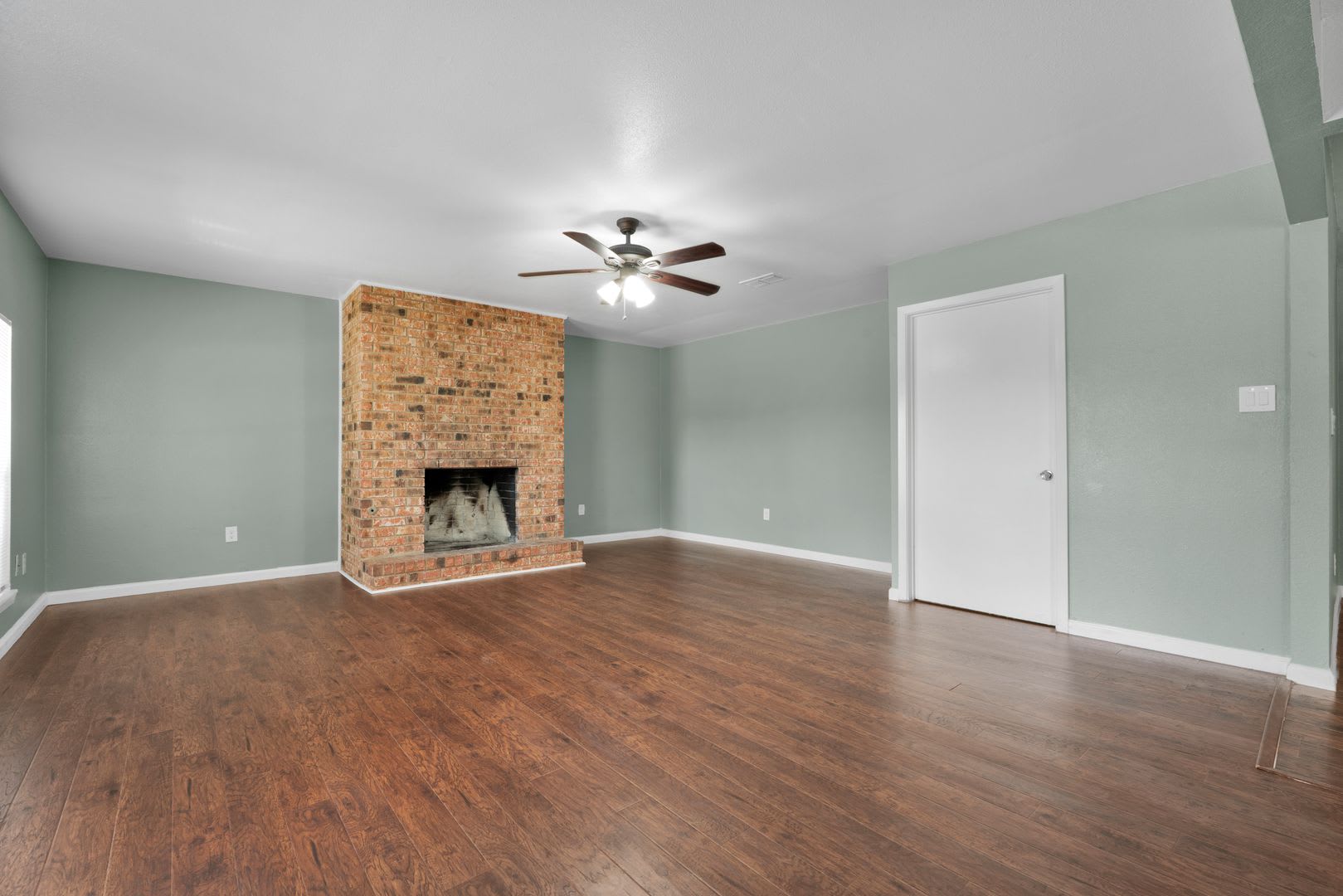 Charming 4-Bedroom Home in Northeast San Antonio! – photo 4