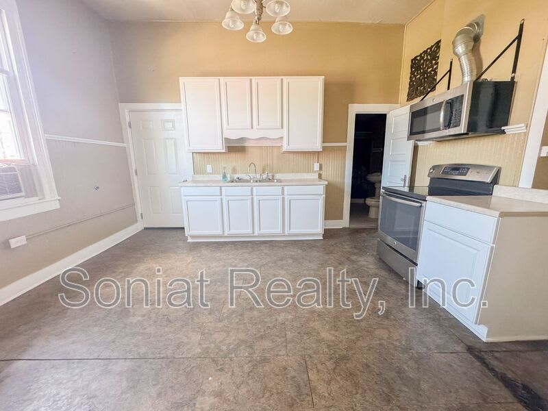 132 South Broad Street – photo 5