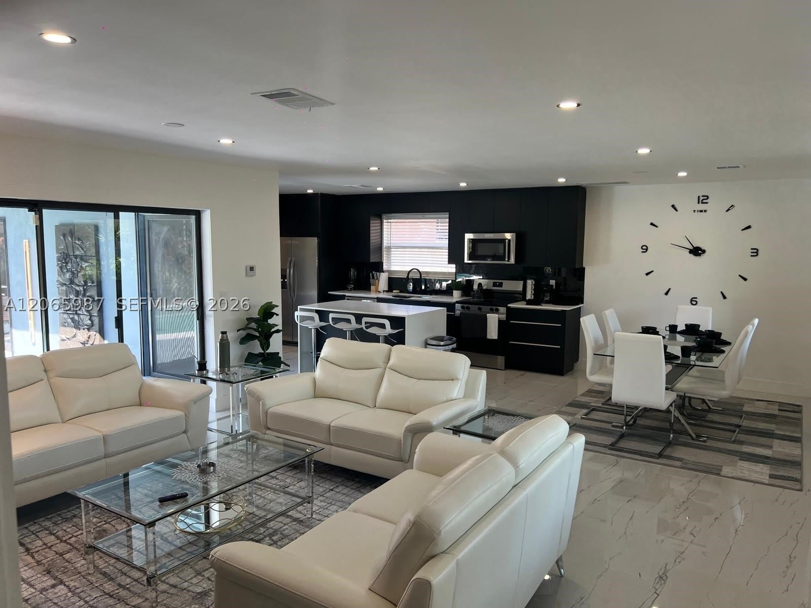 1112 N 13th Ave – photo 4
