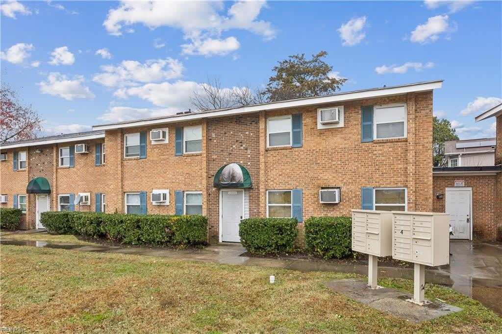 2504 Leo Street – photo 2