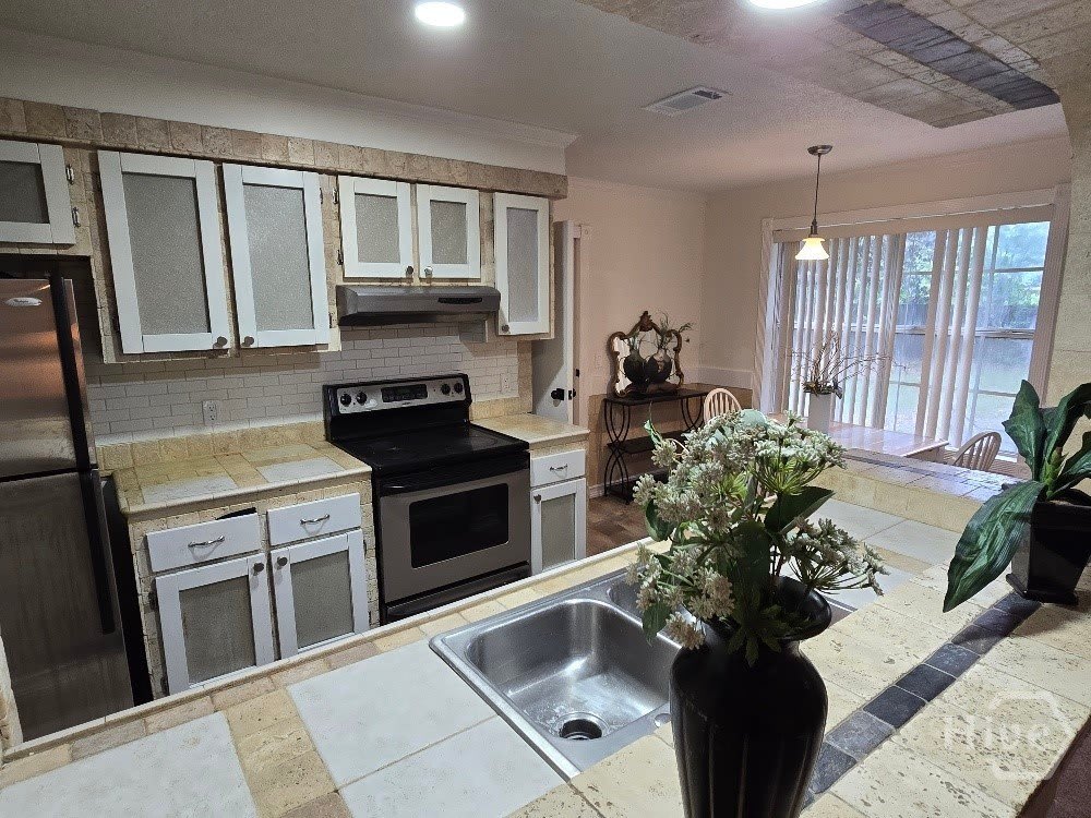 113 Wyckfield Road – photo 4