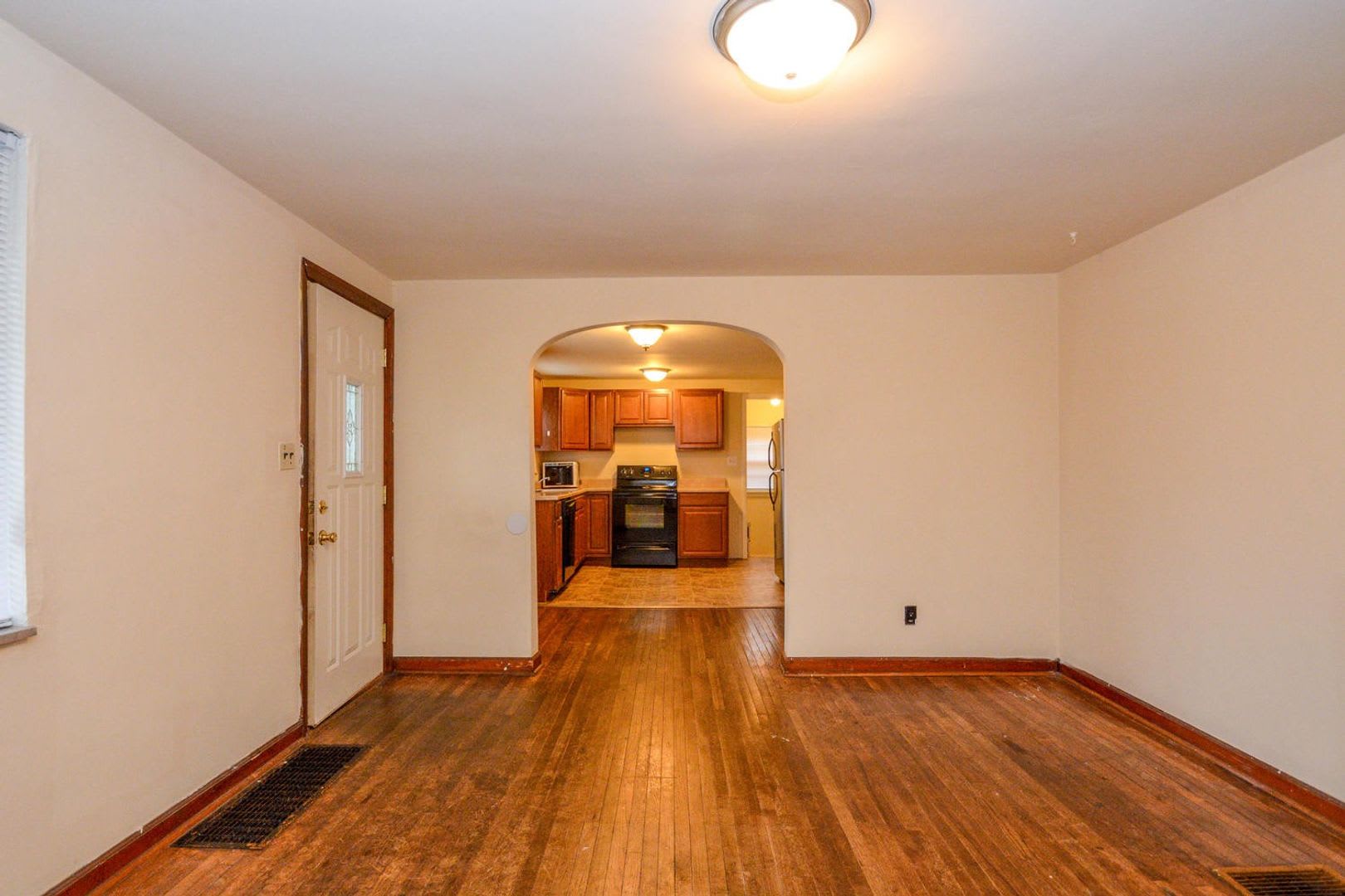 207 E 14th St – photo 2