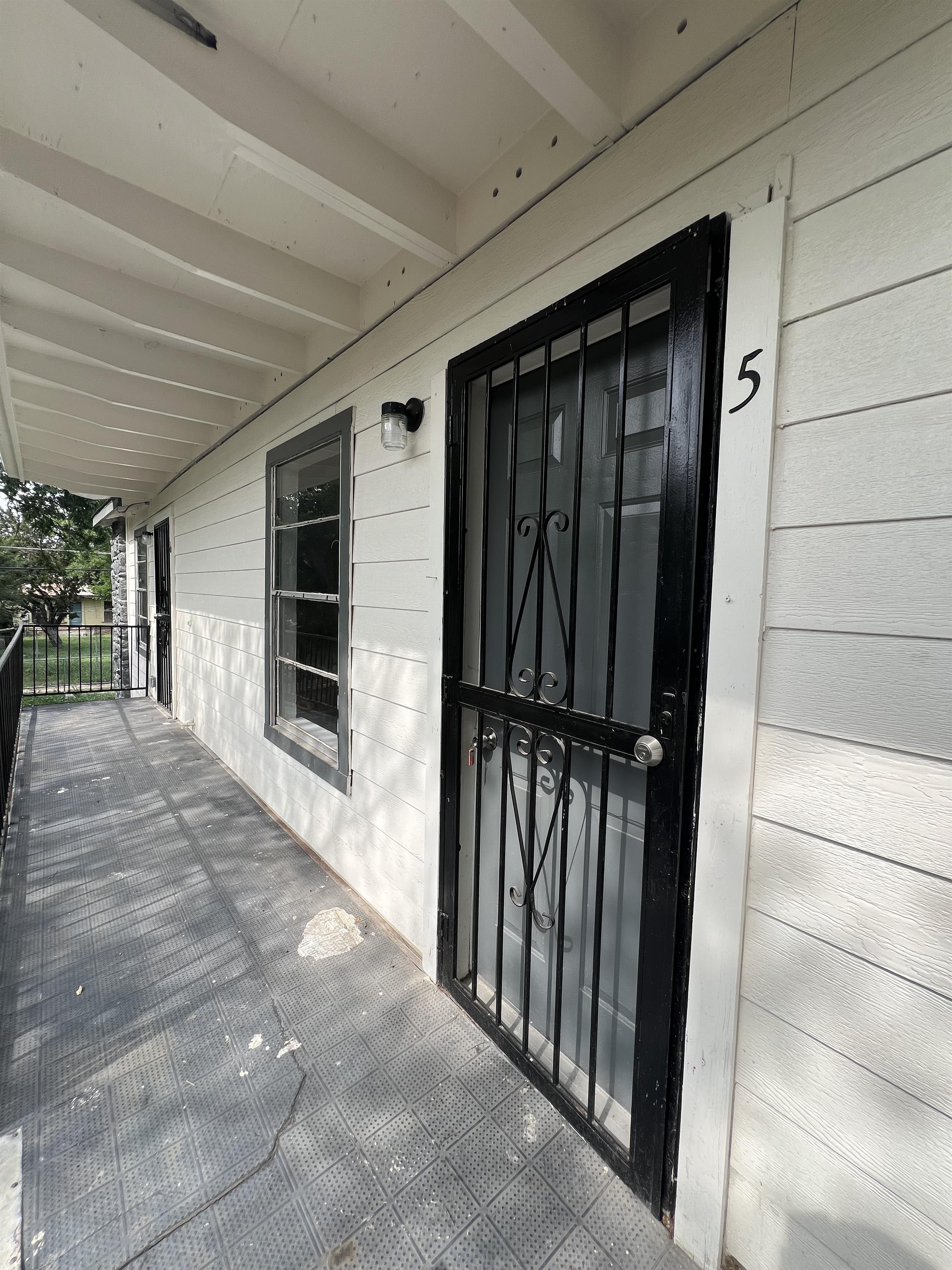 1723 West Mayfield Blvd – photo 2