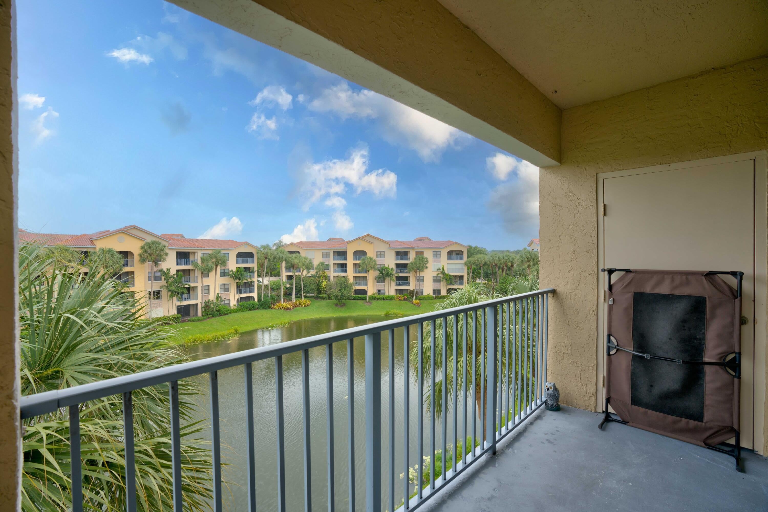 100 UNO LAGO Drive – photo 5