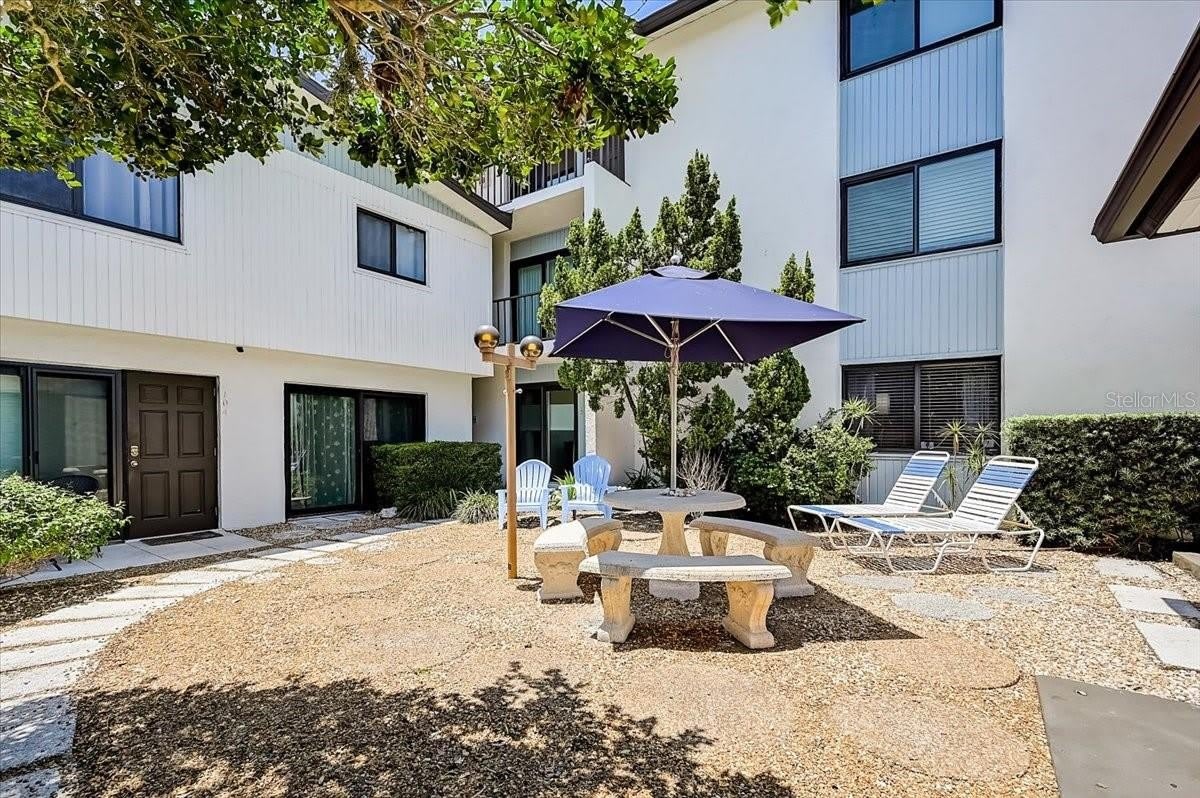 722 S BLVD OF THE PRESIDENTS – photo 3
