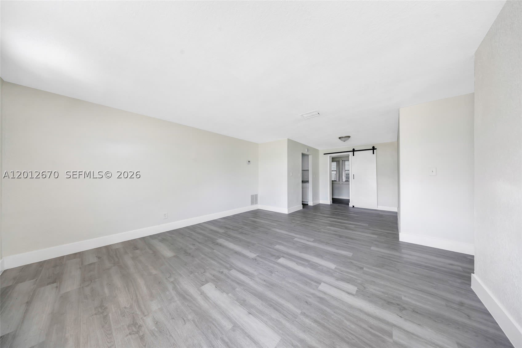 2520 NW 2nd Dr – photo 4