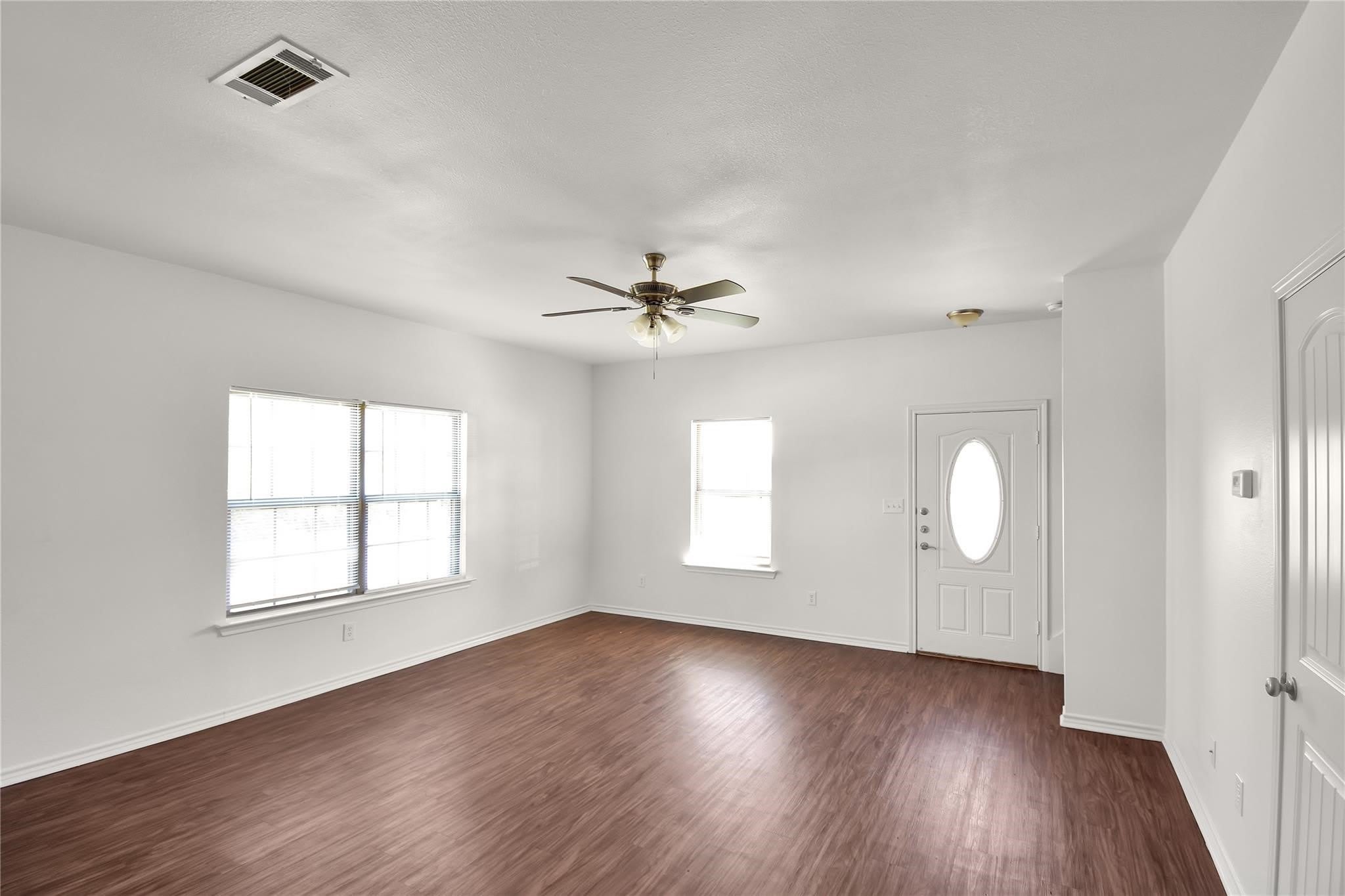 1102 Parkway Trail – photo 4