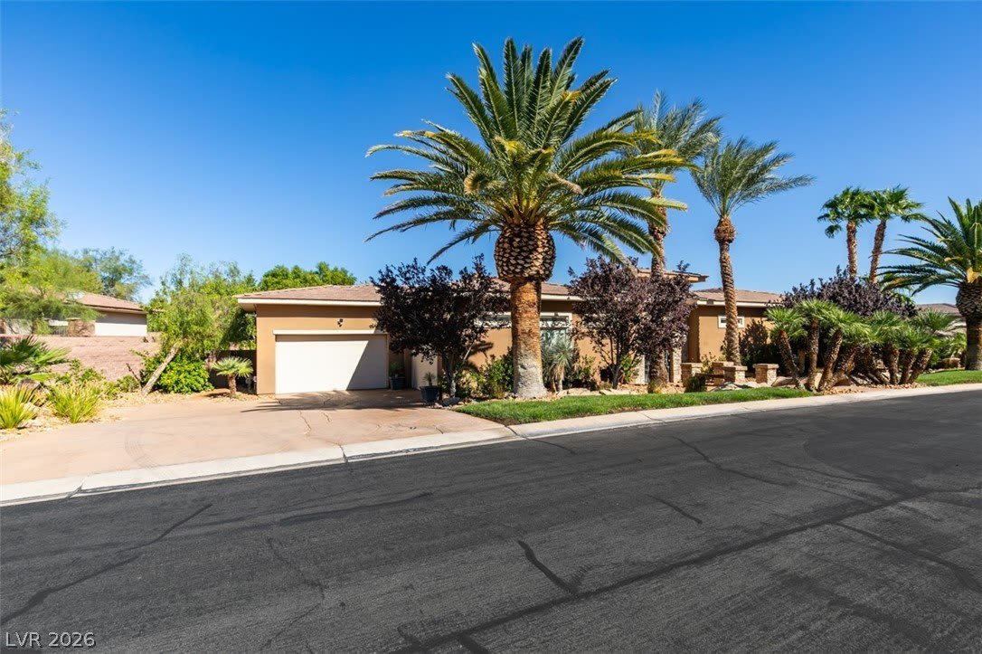 549 Regents Gate Drive – photo 2