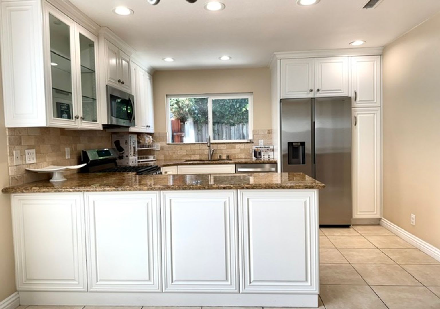 New Fully Furnished Costa Mesa Condo Near Back Bay – photo 4