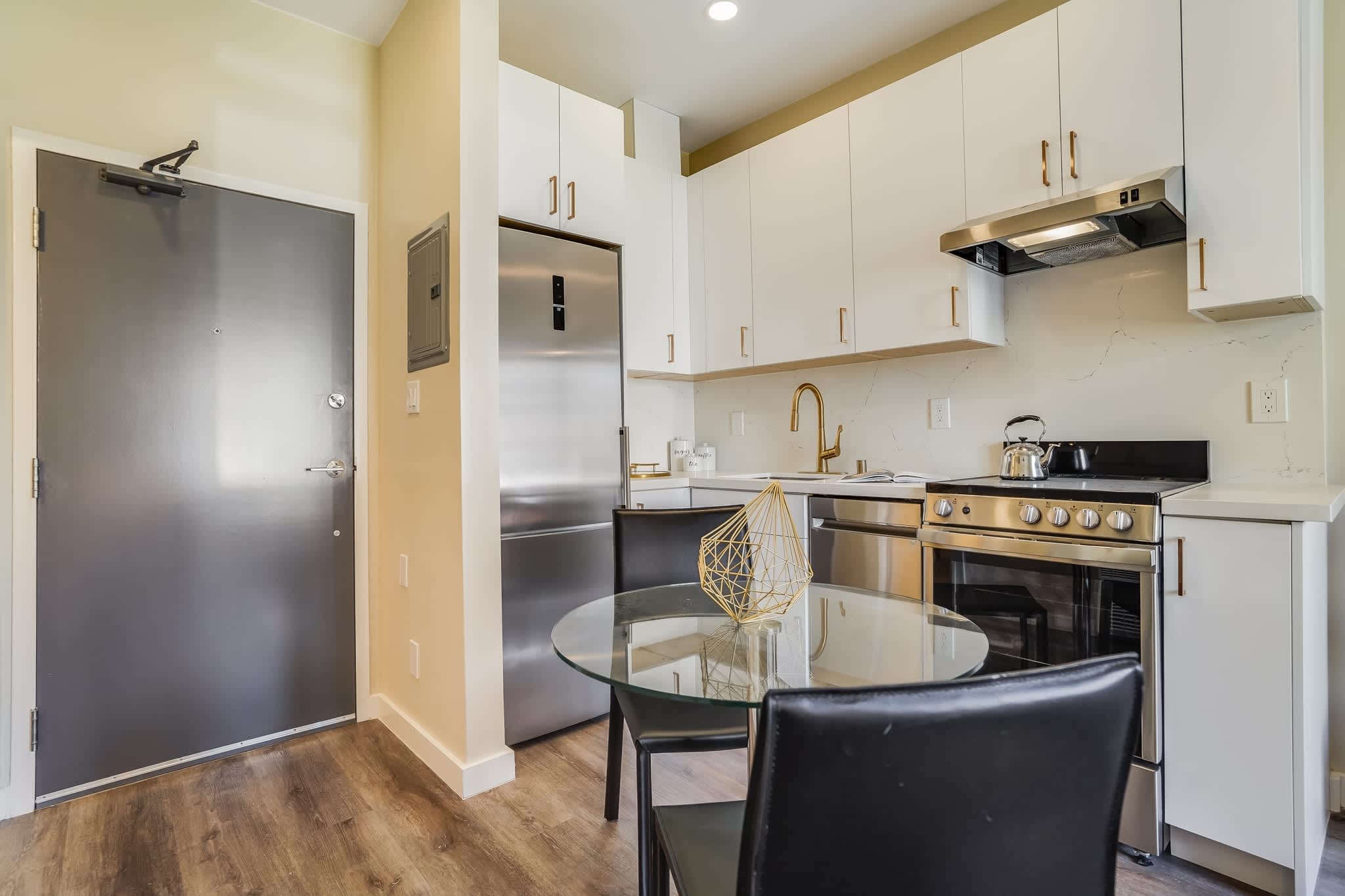520 Grant Avenue – photo 2