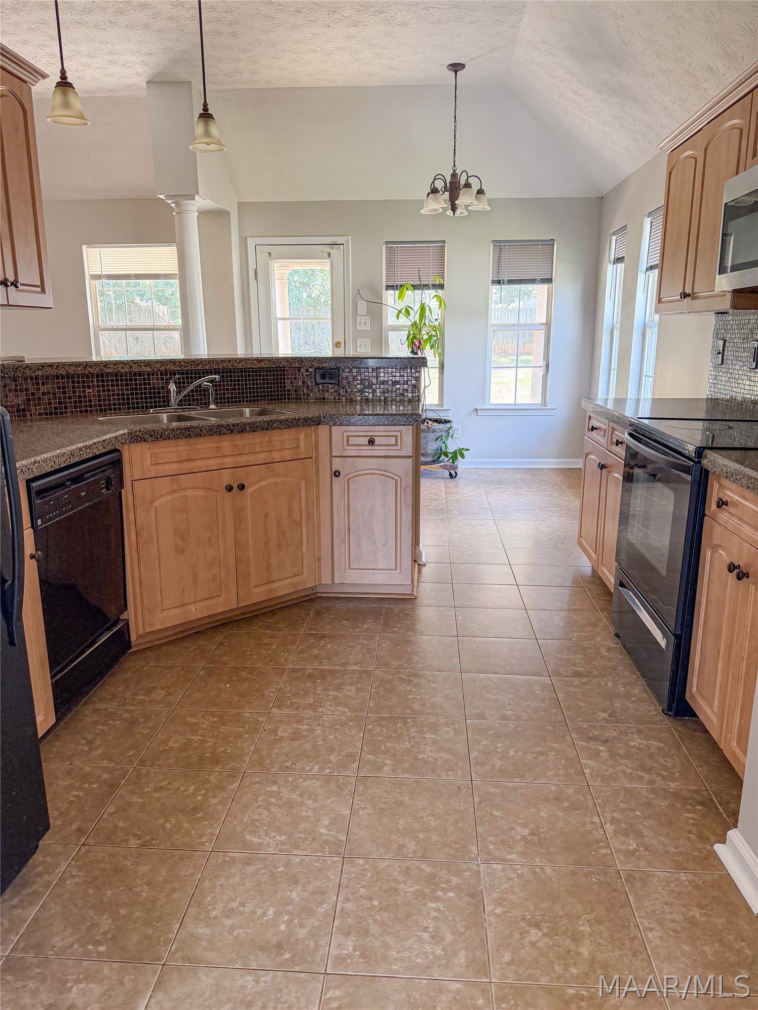 627 Linden Lane – photo 4