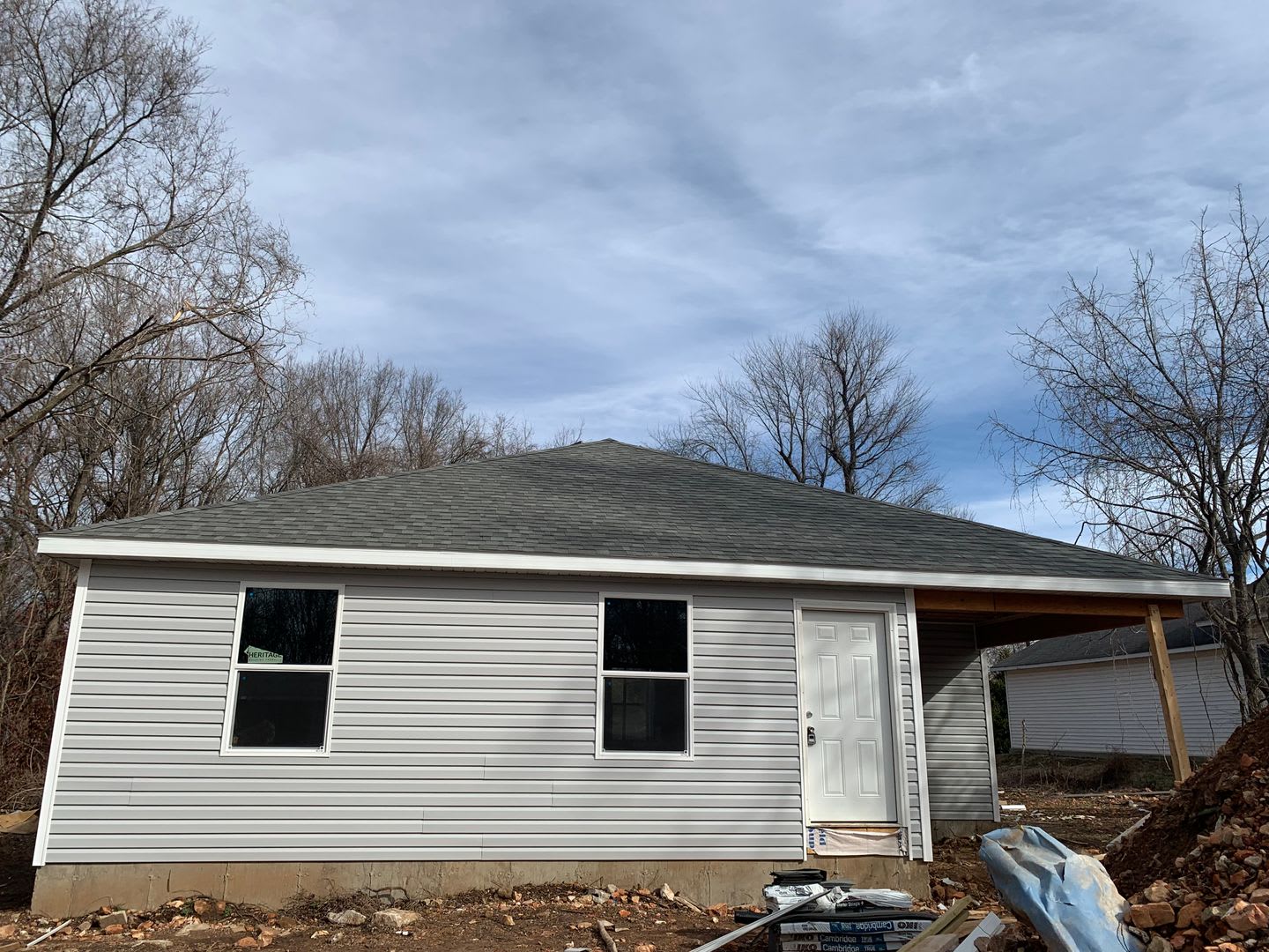 3 bed 2 bath 1 Carport $995/month – photo 2