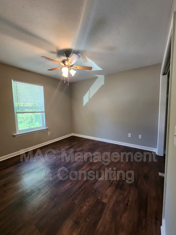 1495 Autumn Avenue – photo 4