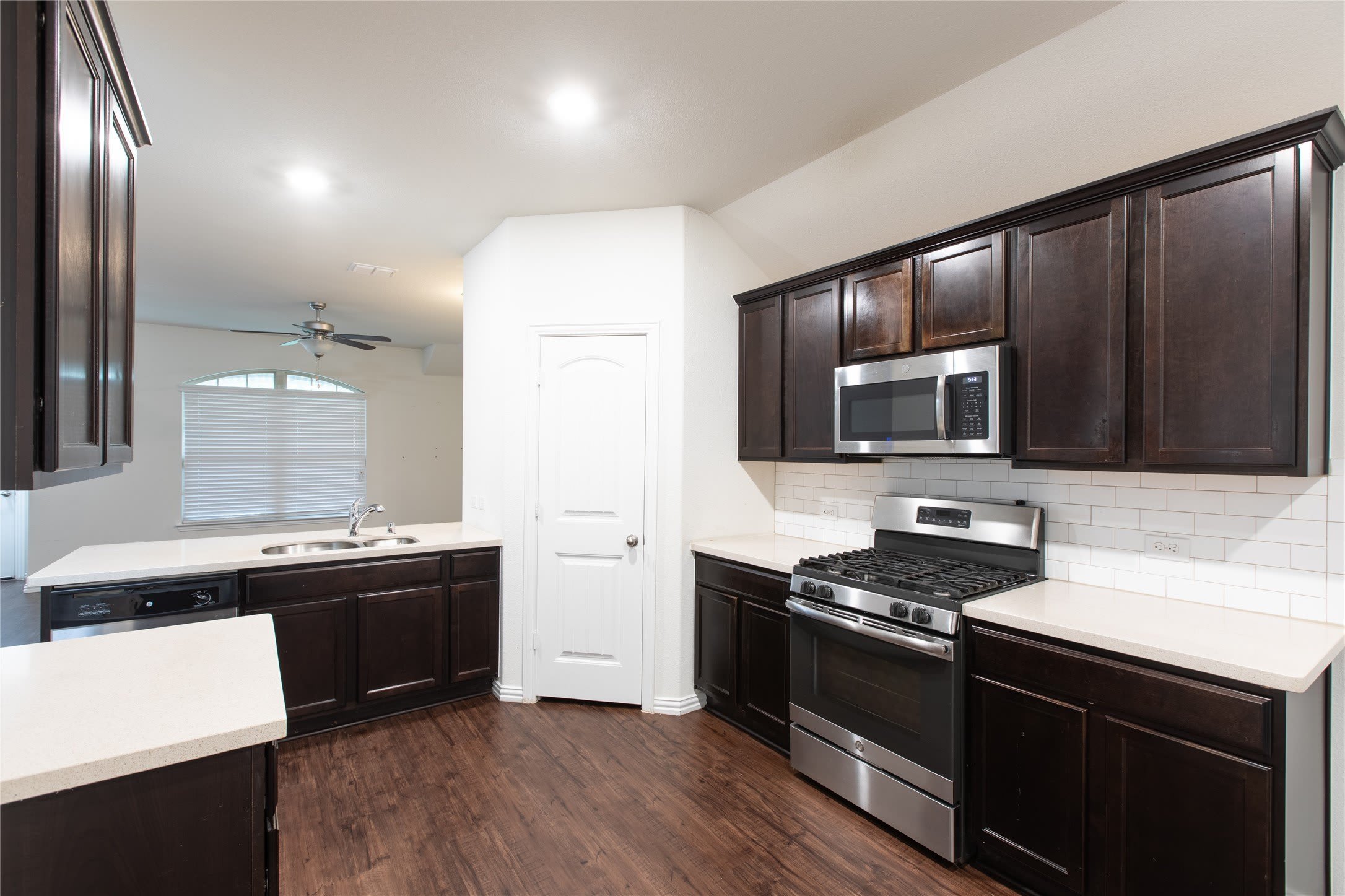 905 Silverbell Street – photo 2