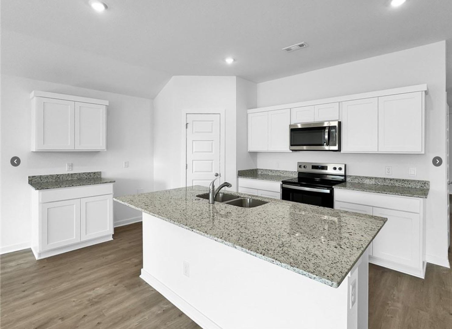 Charming New Construction in beautiful Prairie Grove! – photo 2