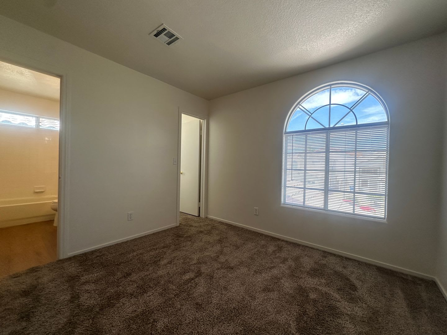 3 Bedroom and 3 Bath Home! – photo 4