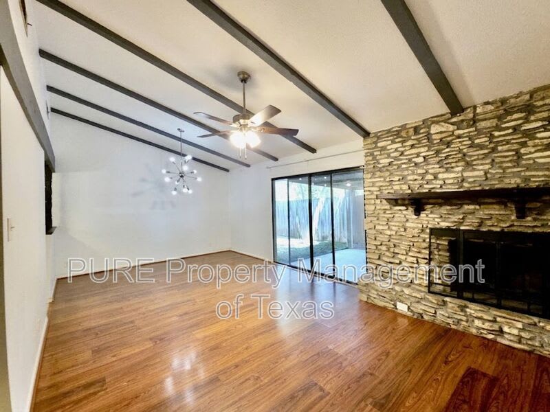 3000 Lakeside Dr – photo 4