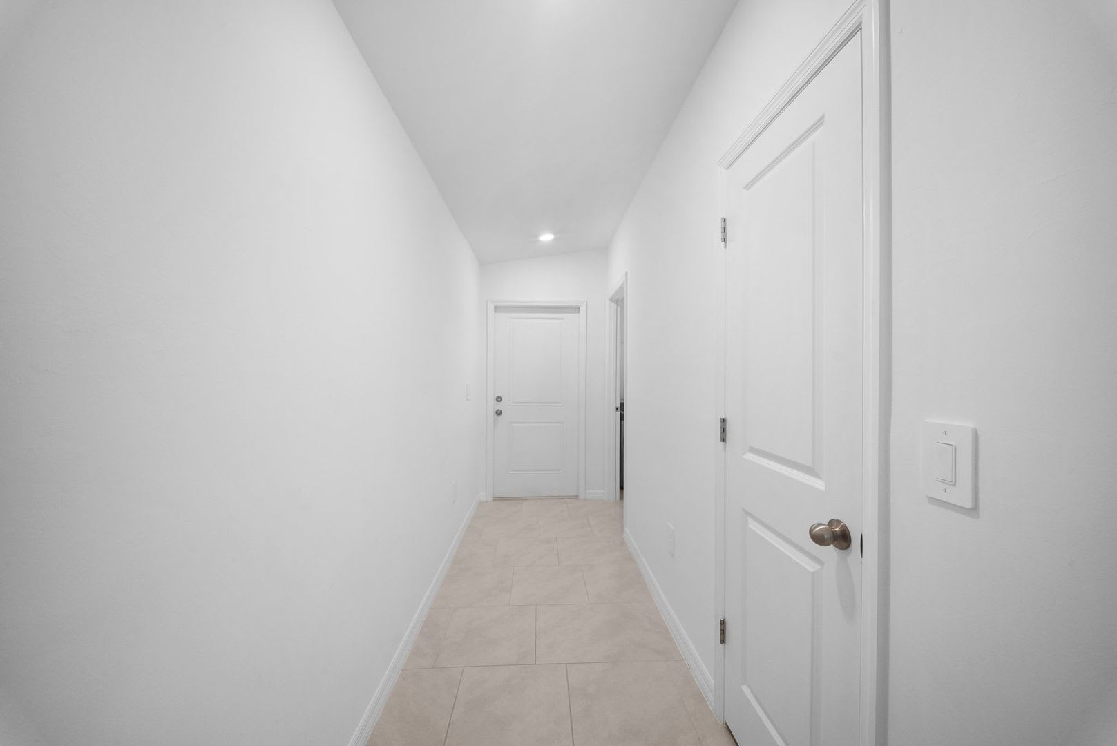 Modern 3 bedroom 2 bathroom single family home in Lehigh Acres – photo 3