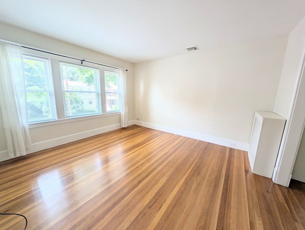 184 Parmenter Rd 2 – photo 2