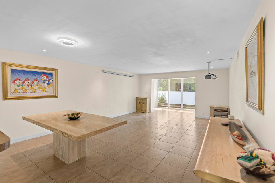 300 Northeast 26th Avenue – photo 1