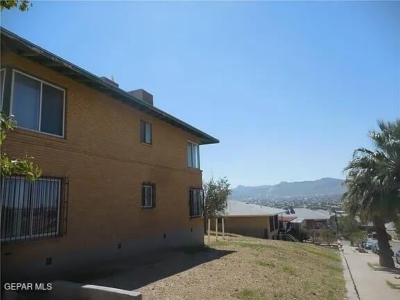 814 W Yandell Drive – photo 2