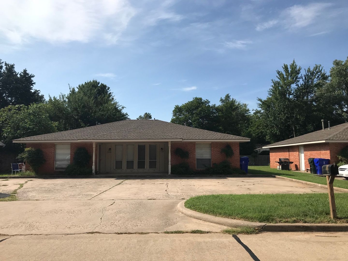 2 Bedroom Duplex For Lease – photo 1