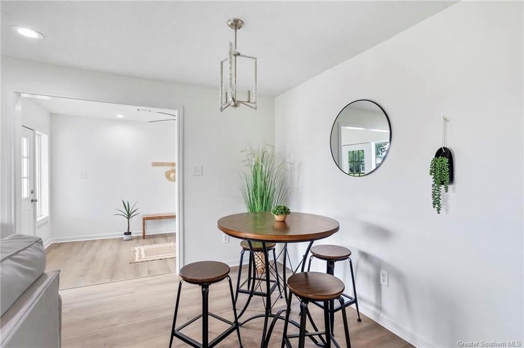 325 Quelqueshue Street – photo 3