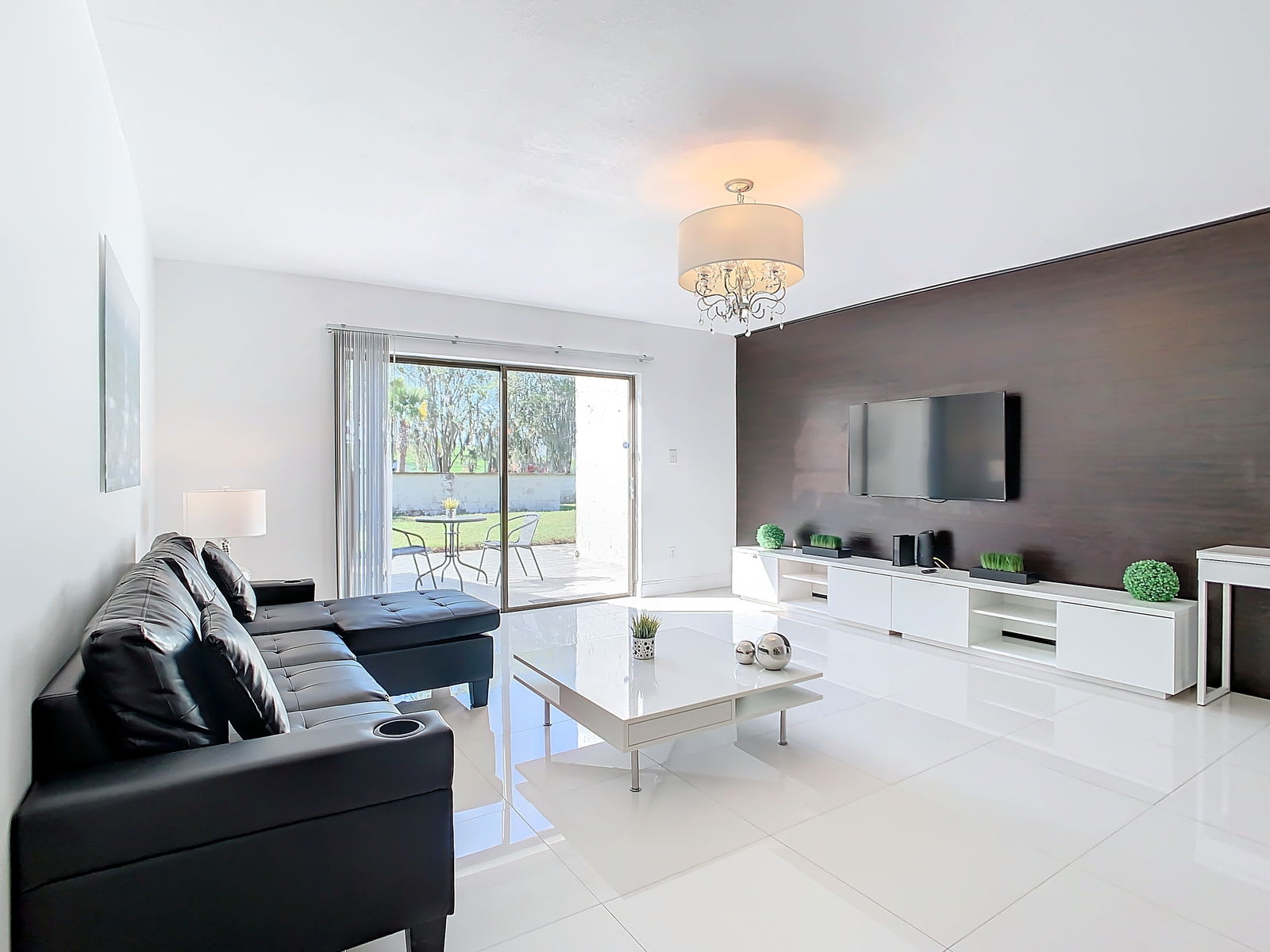 5415 Vineland Road – photo 1