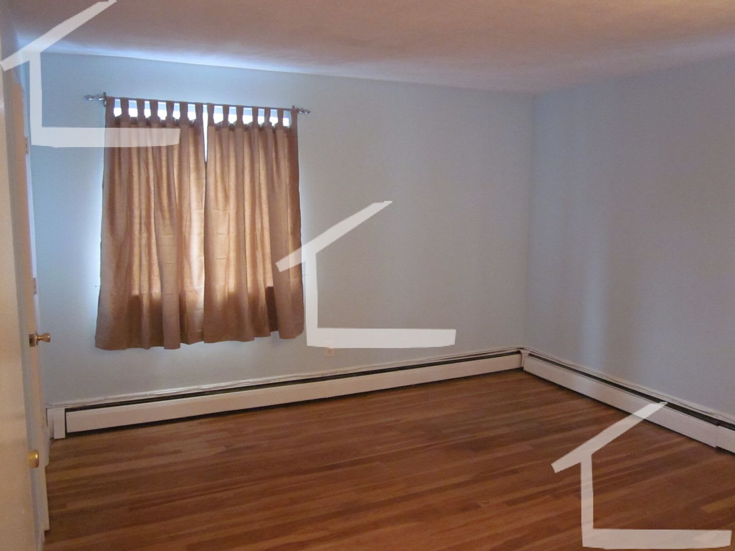 Nice 2 bed in Allston – photo 2