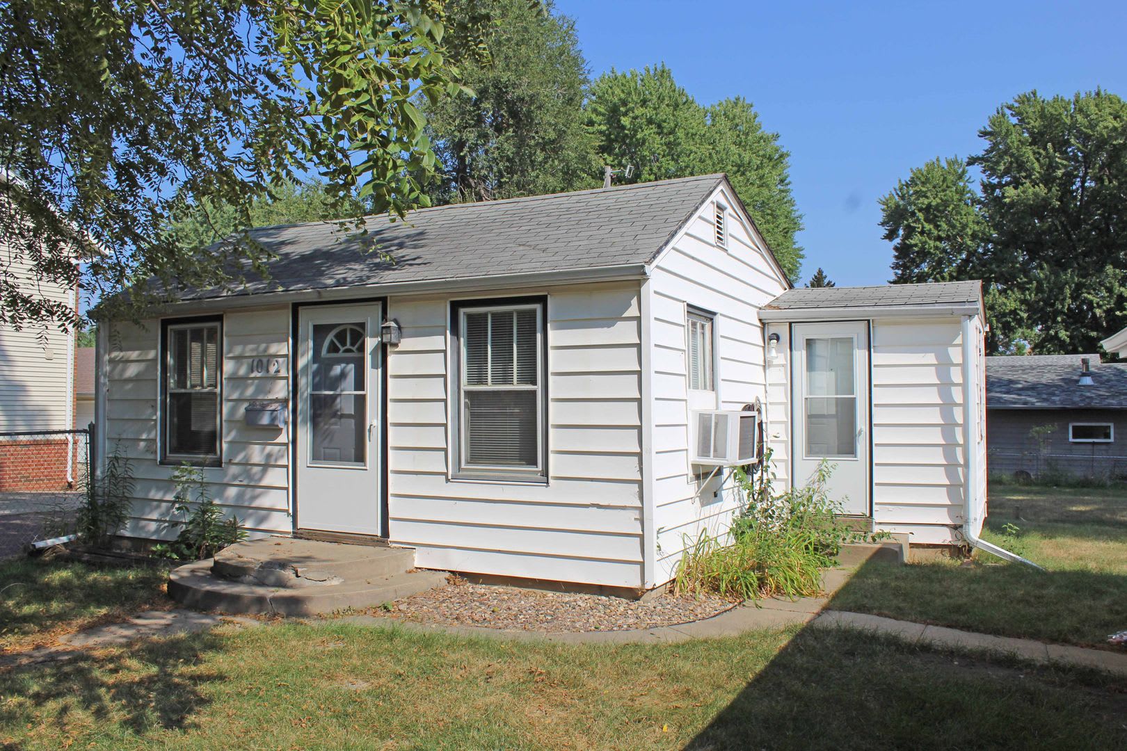 1 Bedroom 1 Bath House For Rent – photo 1