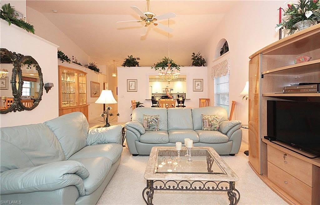 322 Melrose Pl – photo 2