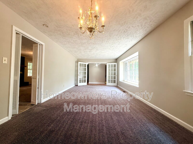 1525 Trevino Dr – photo 4