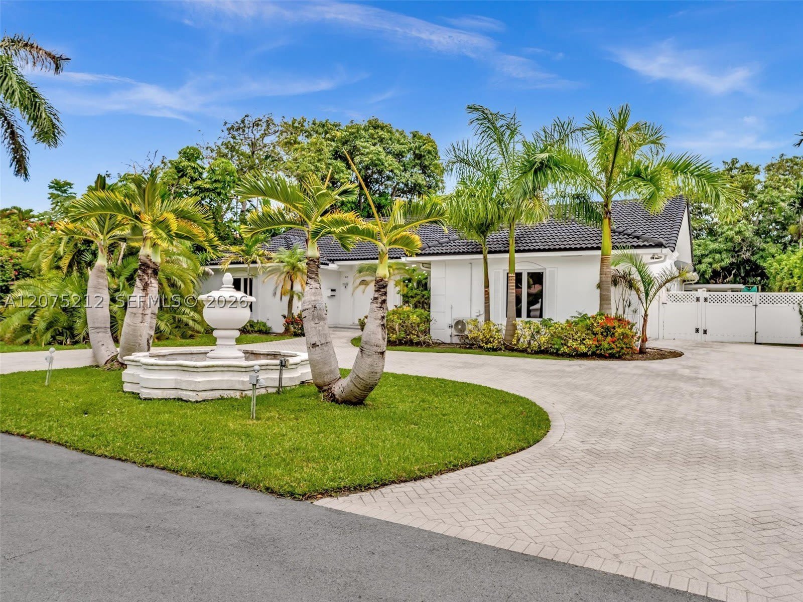 413 Tamarind Dr – photo 4